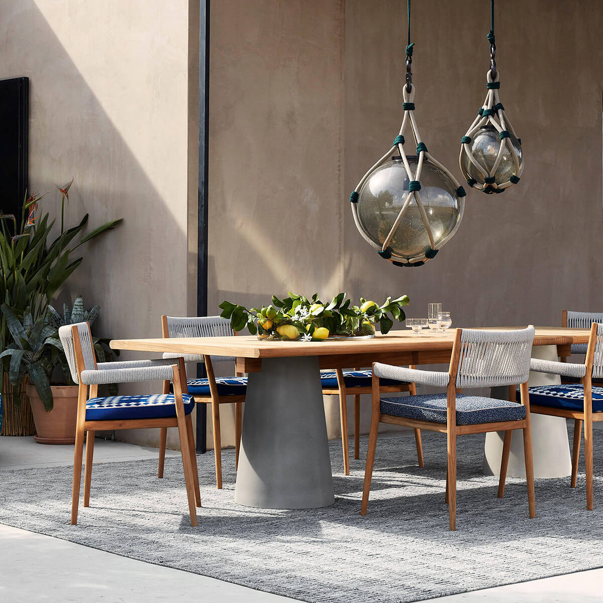 Mobile / BlackMenu / Dine Out Table, designed by Rodolfo Dordoni made by Cassina