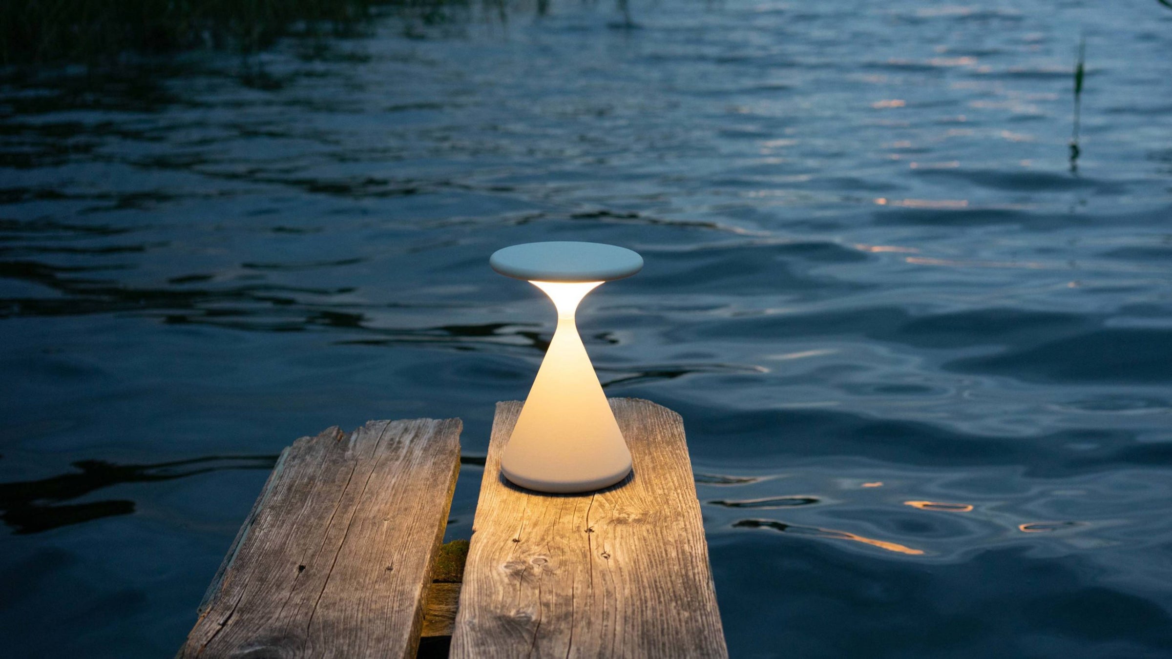 Light Matte / Desktop / WhiteMenu / Salt & Pepper Lamp, designed by Tobias Grau